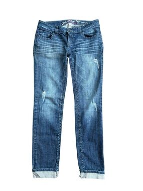 Size 8 refuge Women's Medium Blue Boyfriend Jeans with Light Distressing